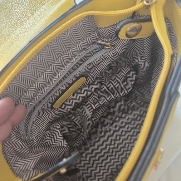 Yellow Leather Women's Bag Backpack. - Picture 6 of 9